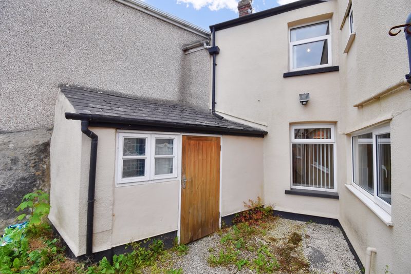 Rear Elevation and Outbuilding- click for photo gallery